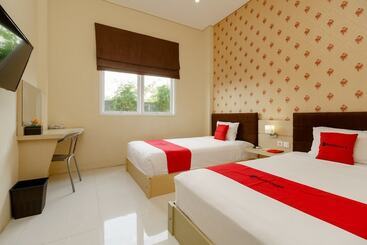 هتل Reddoorz Plus Near Sangkareang Park