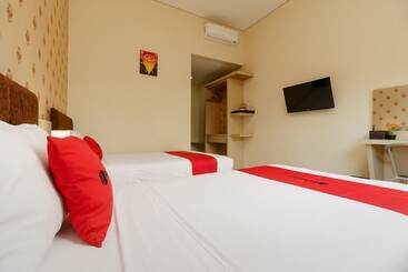 هتل Reddoorz Plus Near Sangkareang Park