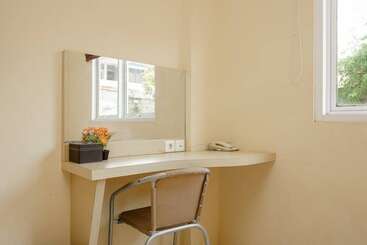 هتل Reddoorz Plus Near Sangkareang Park