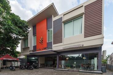 هتل Reddoorz Plus Near Sangkareang Park