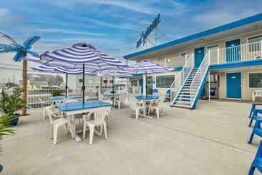 هتل The Blue Marlin Resort