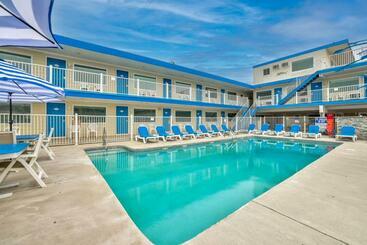 هتل The Blue Marlin Resort