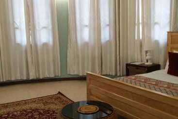 استراحتگاه The Estate Ebwerenga