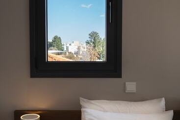 هتل Alinea Suites Limassol Center