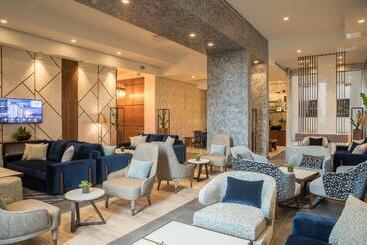 هتل Bosmal Arjaan By Rotana