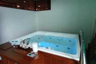 هتل Bosmal Arjaan By Rotana