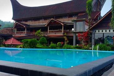هتل Toraja Torsina
