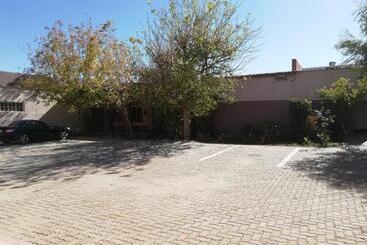 پانسیون Anandi Guesthouse Mariental