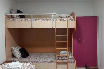 پانسیون Apartmani Pause