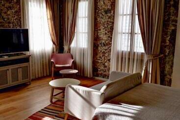 Bono Hotel Old Town