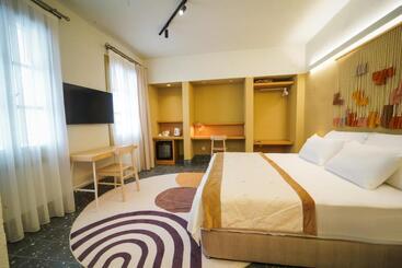 Bono Hotel Old Town
