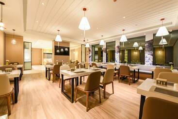 Atour Hotel Langfang Xichang Road