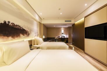 Atour Hotel Langfang Xichang Road