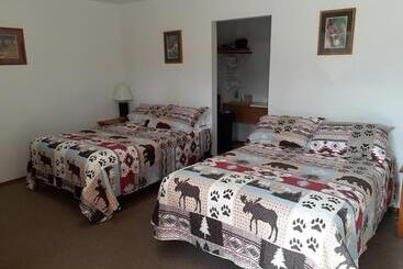 فندق White Moose Lodge