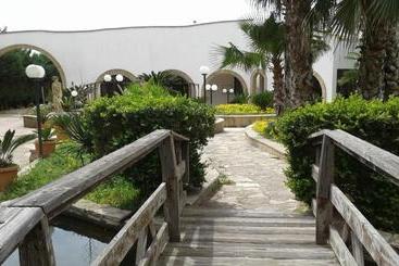 بنسيون Giardini Di Venere