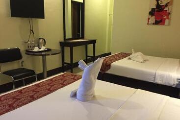 酒店 Hollywood Suites