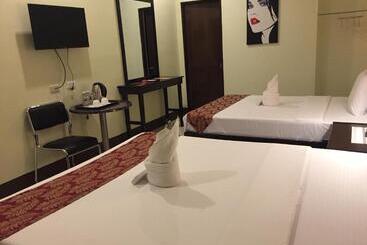 酒店 Hollywood Suites