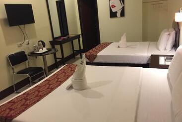酒店 Hollywood Suites