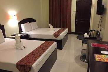 酒店 Hollywood Suites