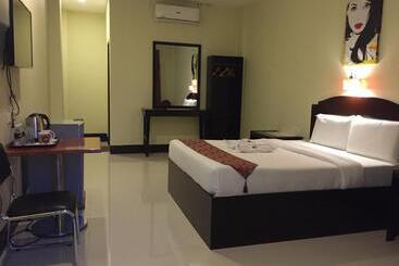 酒店 Hollywood Suites