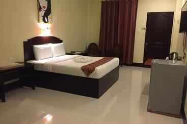 酒店 Hollywood Suites