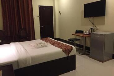 酒店 Hollywood Suites