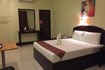 酒店 Hollywood Suites