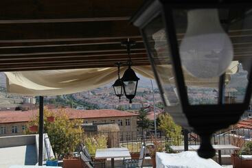 酒店 Tafana Cave & Stone Lodge