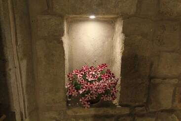 酒店 Tafana Cave & Stone Lodge
