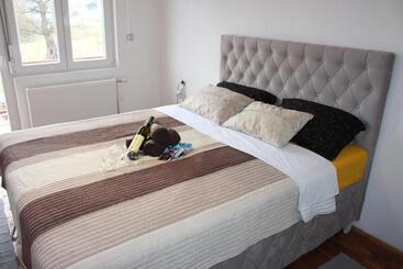 پانسیون Apartmani Ramonda