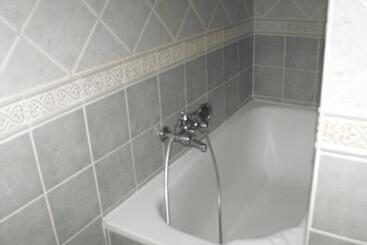 پانسیون Ezüsthíd Apartman