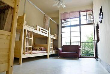 Takaobay Hostel
