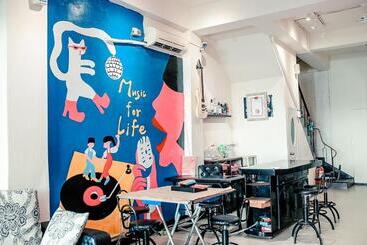 Takaobay Hostel