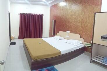 هتل Galaxy Imperial Aurangabad