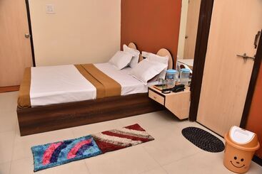 هتل Galaxy Imperial Aurangabad