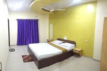 هتل Galaxy Imperial Aurangabad