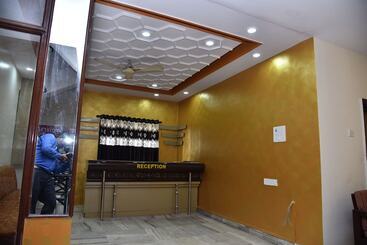 هتل Galaxy Imperial Aurangabad