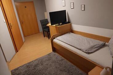 3 Raben   Leoben   Zimmer Für Geschäftsreisende, Urlauber, Monteure Und Handwerker, Polski Pensjonat