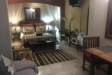 تختخواب و صبحانه Garden Apartments