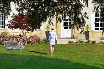 هتل Château Saint Gilles   Bayeux