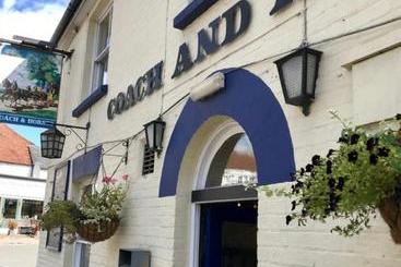 هاستل The Coach And Horses Of Compton