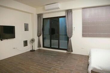 تختخواب و صبحانه Yuanshan Dahu Homestay