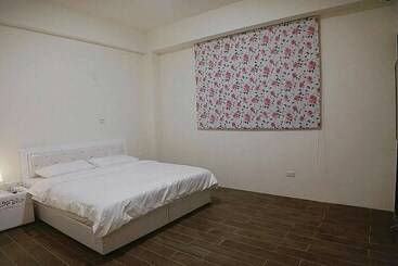 تختخواب و صبحانه Yuanshan Dahu Homestay