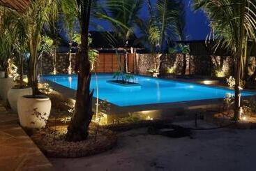 هتل Salama & Mbuyuni Bungalows