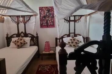 هتل Salama & Mbuyuni Bungalows