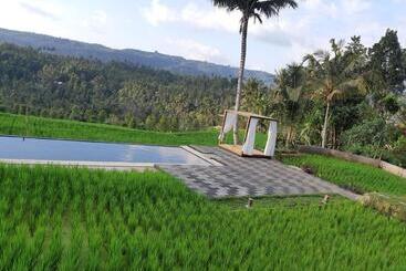 پانسیون Bali De Pardis Cottage