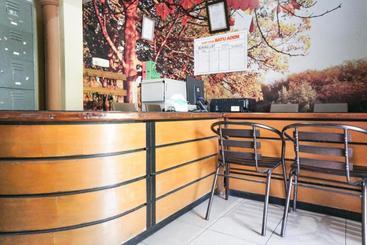 پانسیون Reddoorz Near Alun Alun Batu