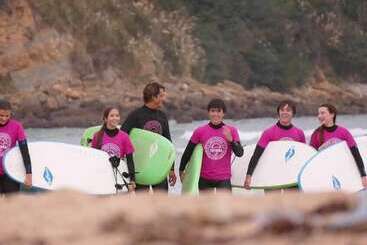 Totora Surf School & House   Hostel