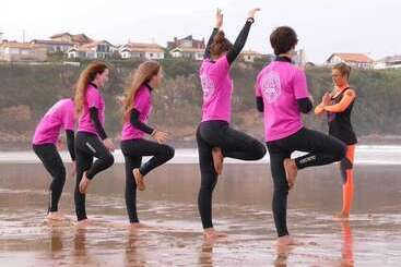 Totora Surf School & House   Hostel