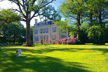 تختخواب و صبحانه Château La Creuzette
